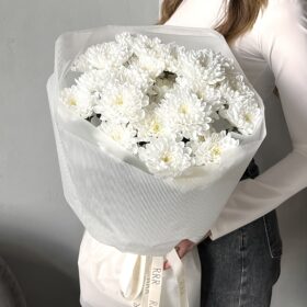 Букет из 5 белых хризантем