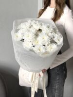 Букет из 5 белых хризантем