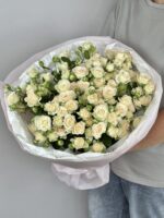 Букет 19 кустовых роз «Софи»