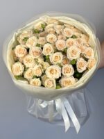 Букет из 19 кустовых роз «Татьяна»