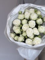 Букет из 5 кустовых роз «Мисс бомбастик» — изображение 2