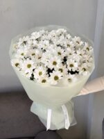 Букет из 9 ромашковых  хризантем — изображение 2