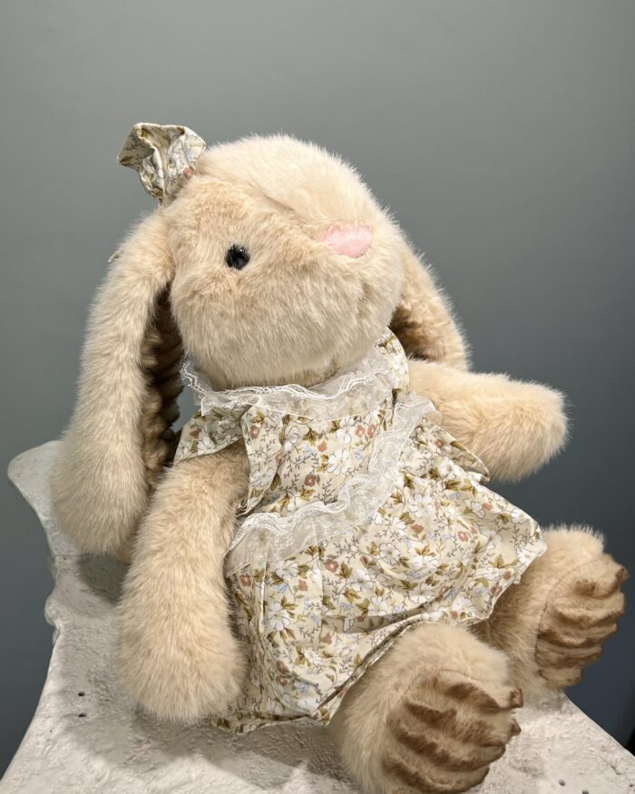 Игрушка зайка в сарафане «Салли»